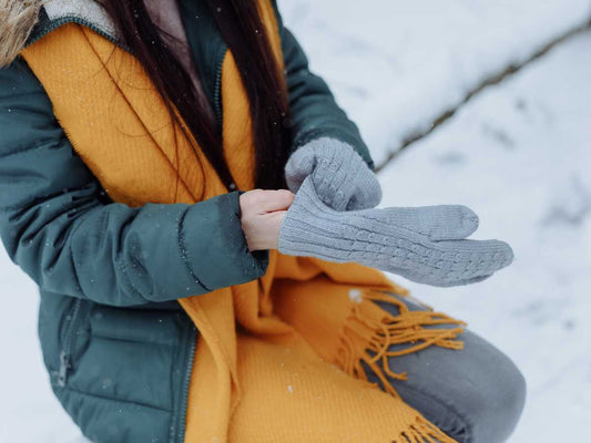 How to Choose the Best Layers and Socks for Winter Warmth