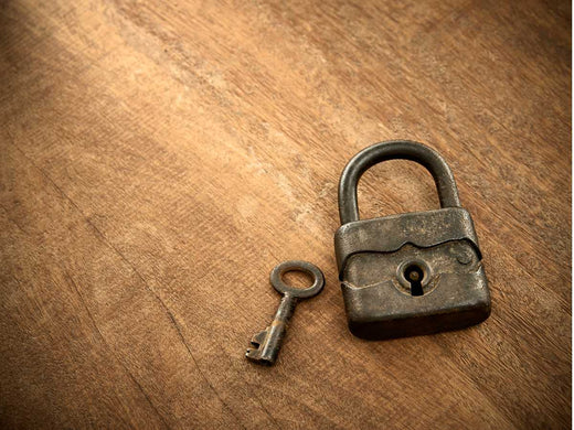 The Best Ankle Wallets for Men: Travel Smart and Safe